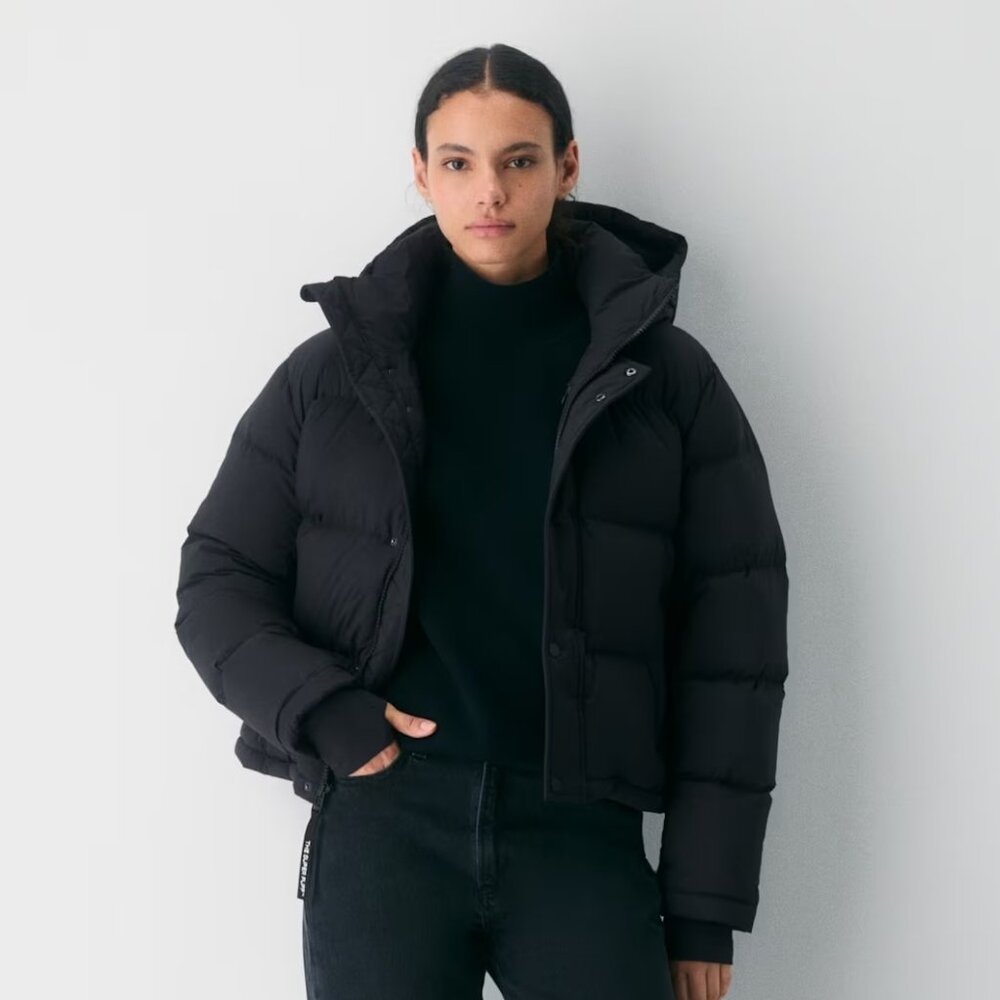 Aritzia Super Puff Shorty, Black